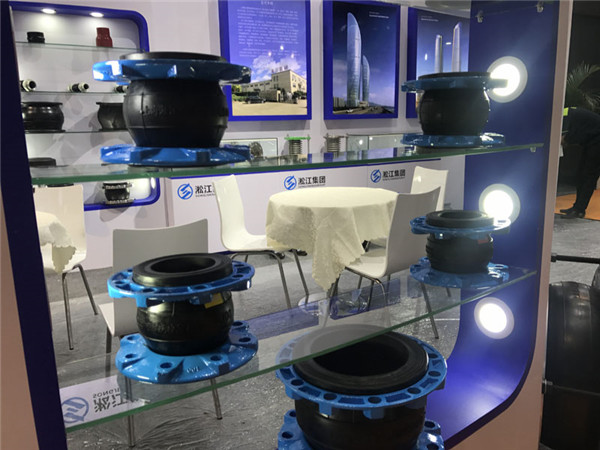 空調水，DN100的軟接頭，數量大概20-30個